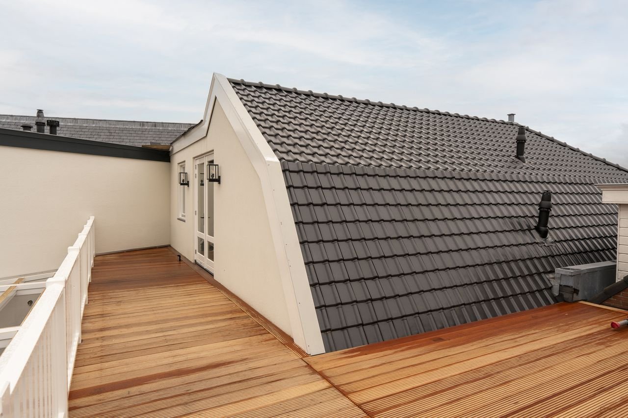 Modern living with terrace in the heart of Wassenaar - Image 17