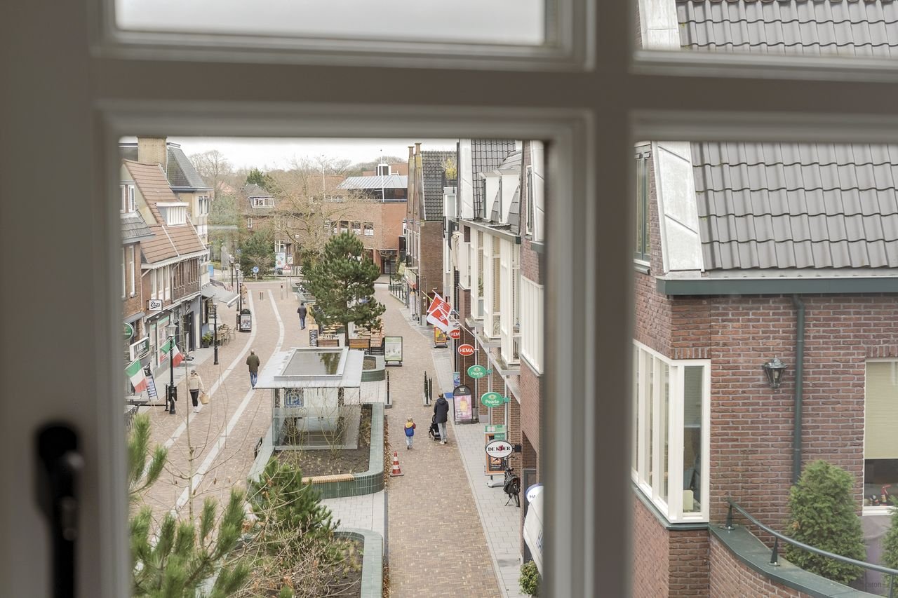 Modern living with terrace in the heart of Wassenaar - Image 21