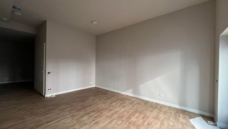 Modern studio around the corner from the Market Square - Image 3