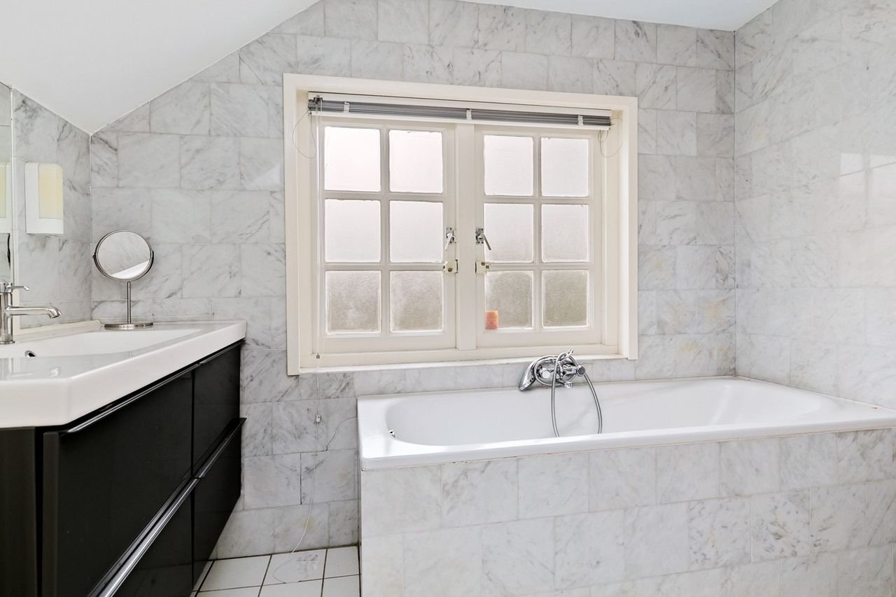 Rietgedekte woning bij centrum Laren - Afbeelding 7