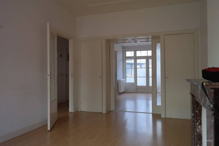 Appartement met balkon in Bezuidenhout - Afbeelding 1