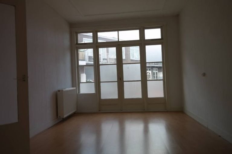 Appartement met balkon in Bezuidenhout - Afbeelding 2