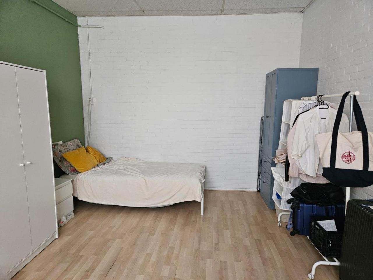 Room near Tilburg city center and train station - Image 5