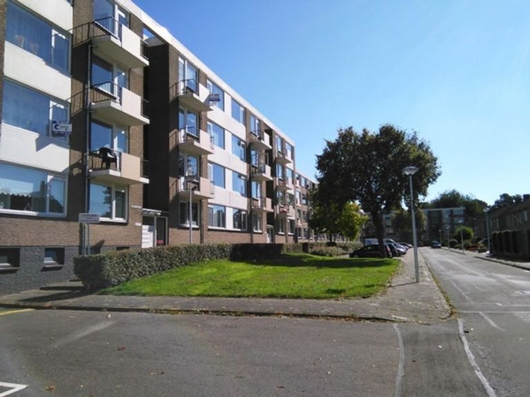 Zonnig appartement voor 2 studenten in Belfort - Afbeelding 1