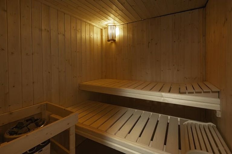 Gerenoveerd strandhuis met sauna en tuin - Afbeelding 15