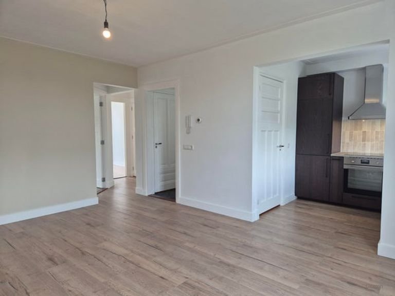 3-bedroom apartment with roof terrace - Image 4