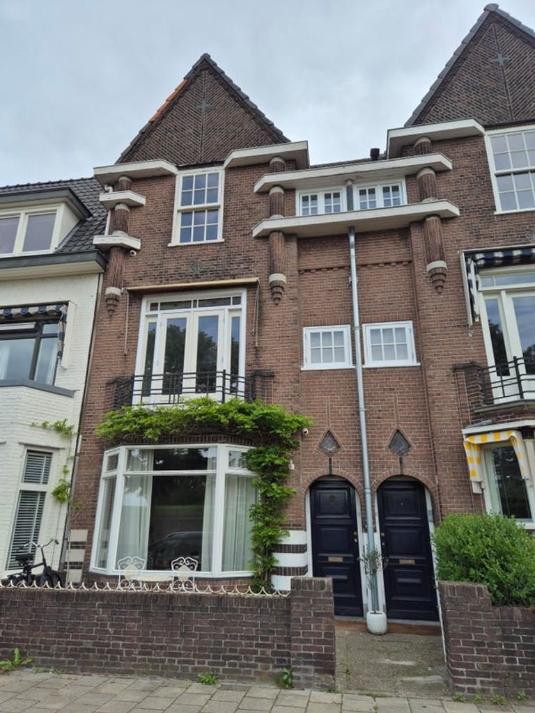 3-bedroom apartment with roof terrace - Image 1