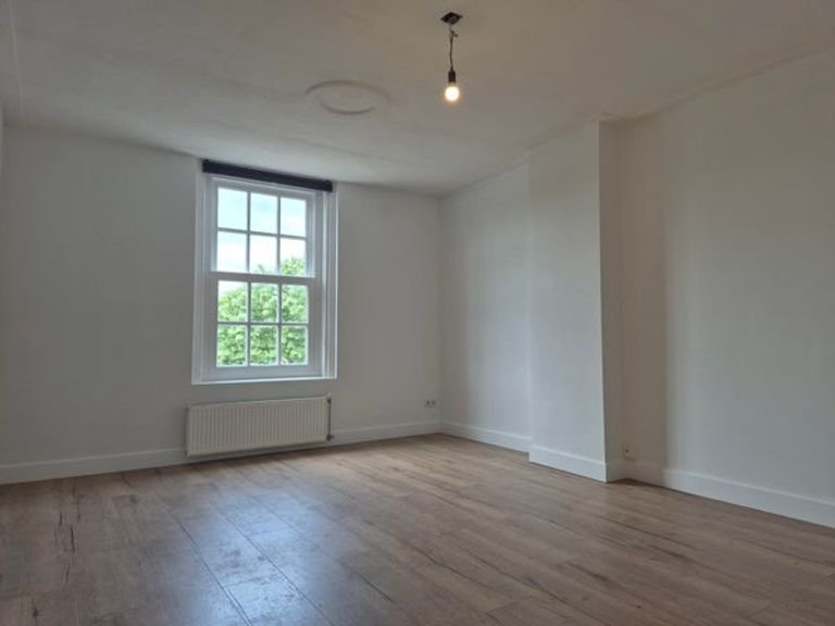 3-bedroom apartment with roof terrace - Image 3