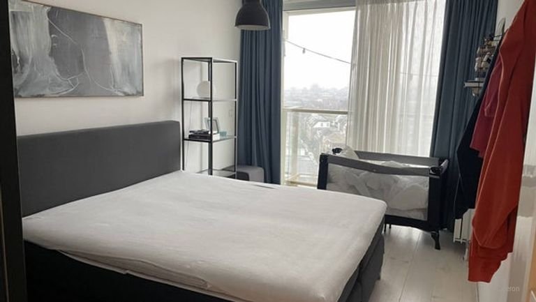 Bright apartment with expansive views - Image 14