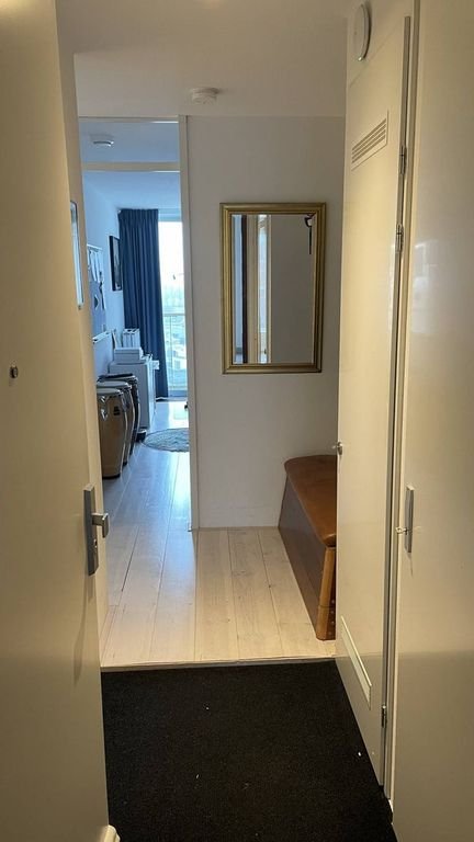 Bright apartment with expansive views - Image 5