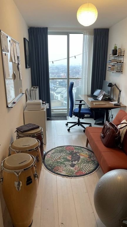 Bright apartment with expansive views - Image 17