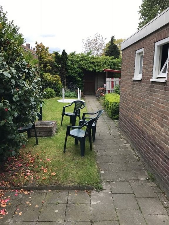 Attic room with garden in Afrikaanderbuurt - Image 14
