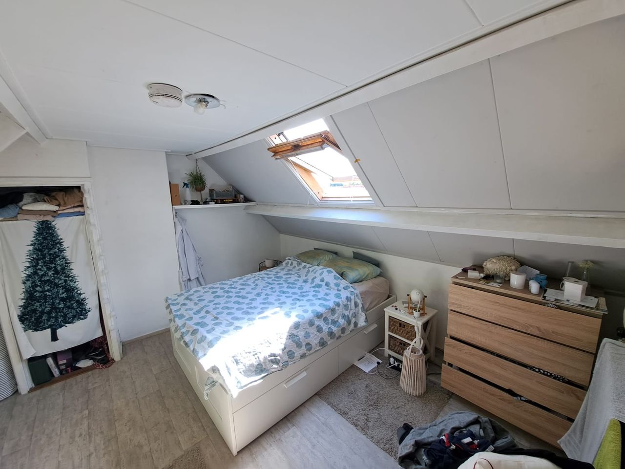 Attic room with garden in Afrikaanderbuurt - Image 3