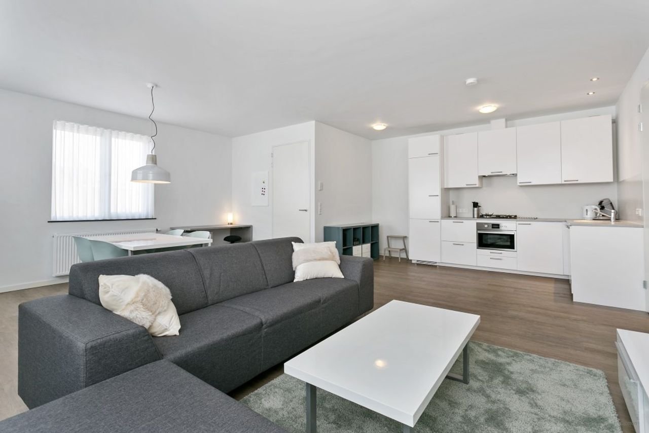 Renovated apartment with roof terrace in Schoot - Image 11