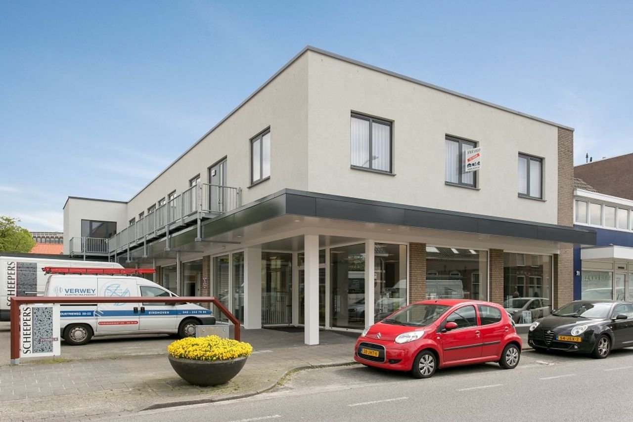 Renovated apartment with roof terrace in Schoot - Image 2