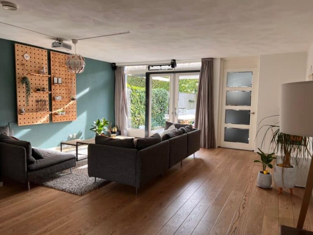 Spacious family home with garage in Rosmalen - Image 3