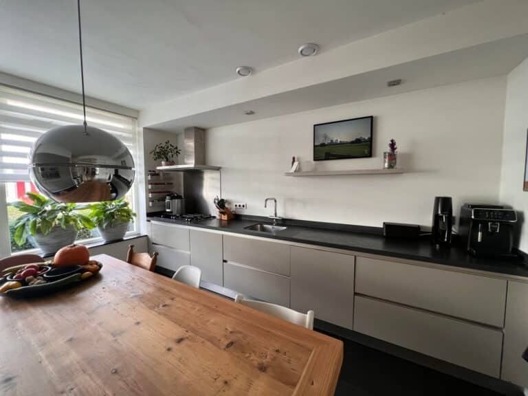 Spacious family home with garage in Rosmalen - Image 7