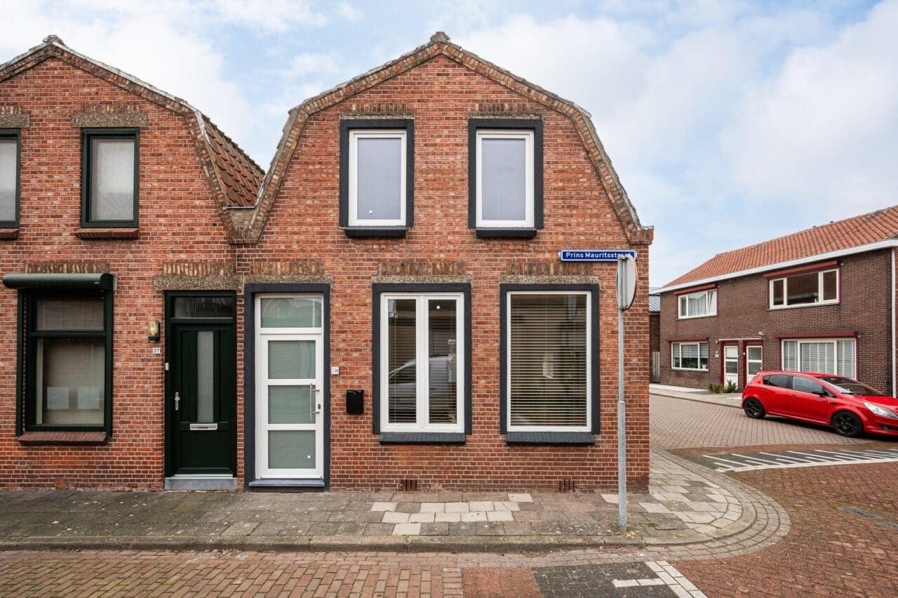 Ingericht huis met tuin in Axel - Afbeelding 1