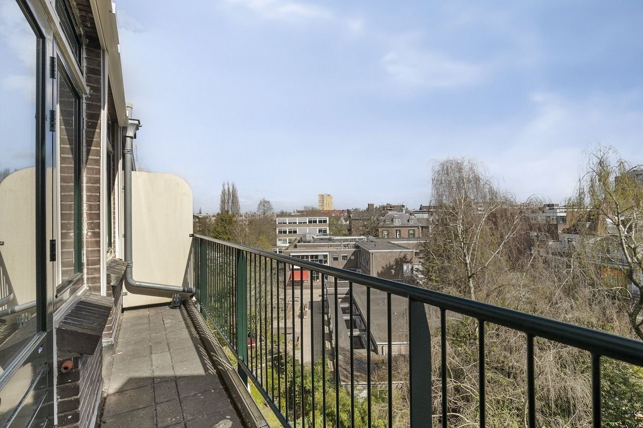Spacious living in Blijdorp: 119 m² with balcony - Image 16