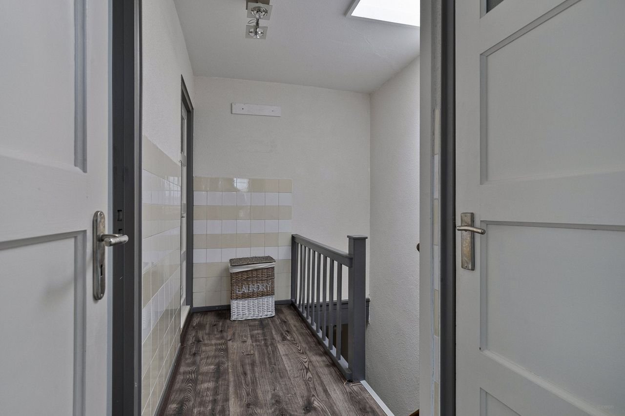 Spacious living in Blijdorp: 119 m² with balcony - Image 11