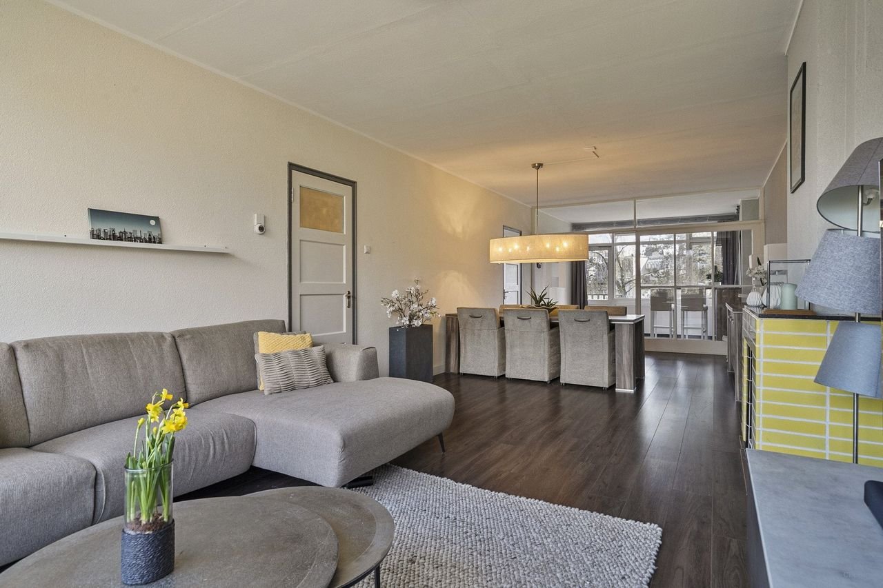Spacious living in Blijdorp: 119 m² with balcony - Image 1