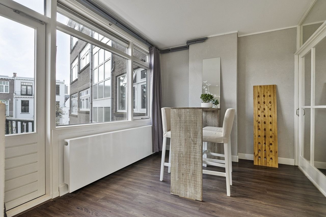 Spacious living in Blijdorp: 119 m² with balcony - Image 10