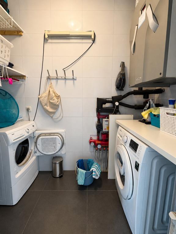 Skylinezicht vanaf de 31e verdieping - Afbeelding 12