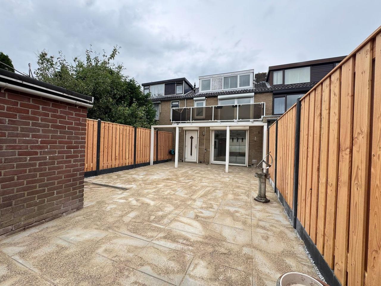 Huis met zonnige tuin in Nieuwegein - Afbeelding 1