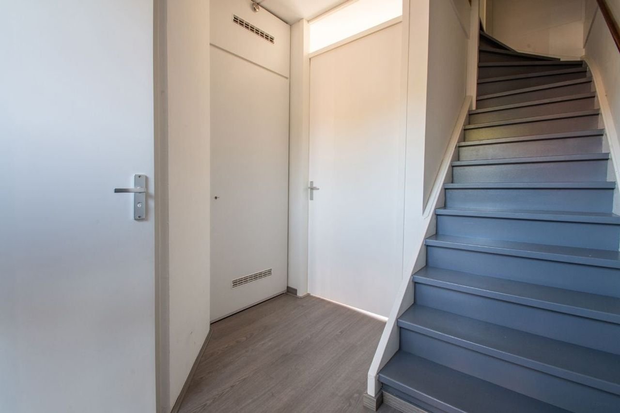 Modern house with garage in Roermond - Image 2