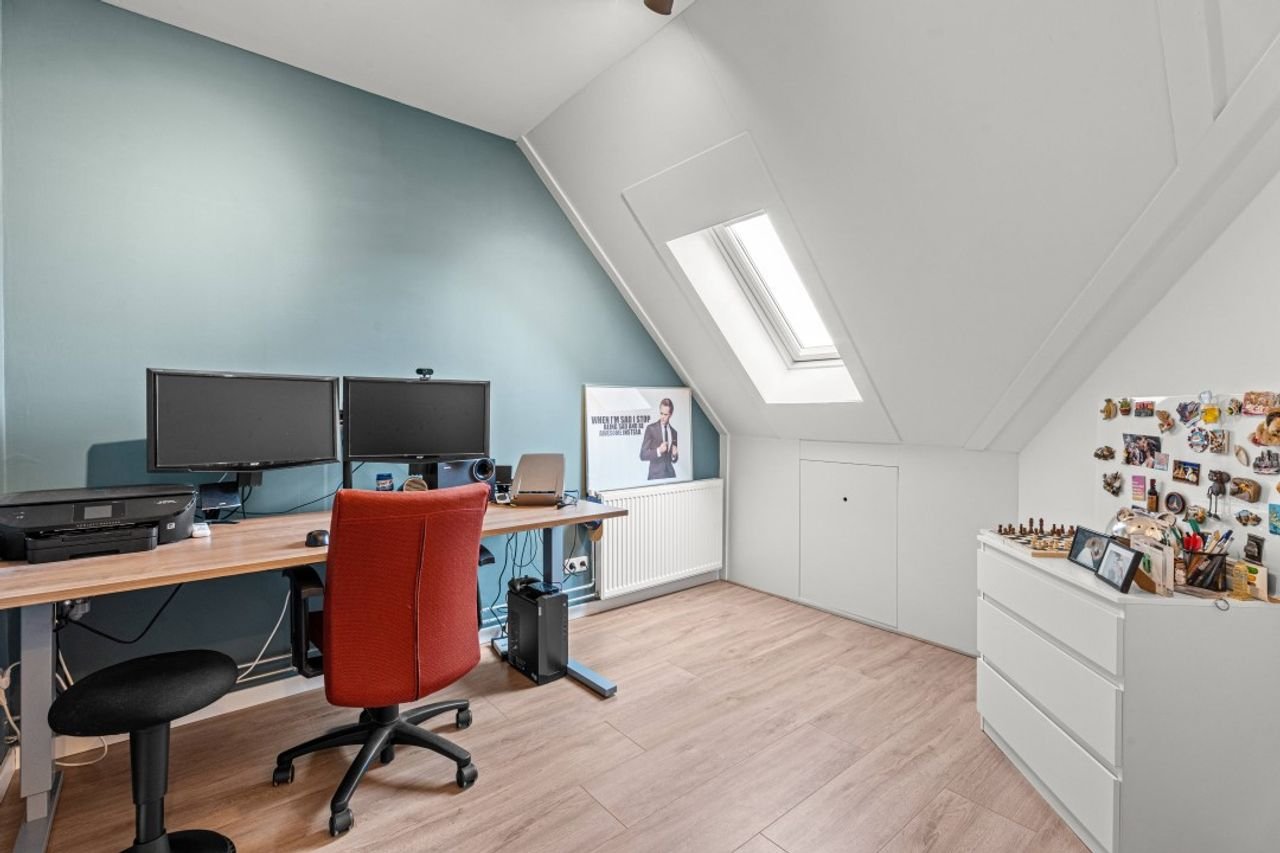 Furnished house with garden and office - Image 14