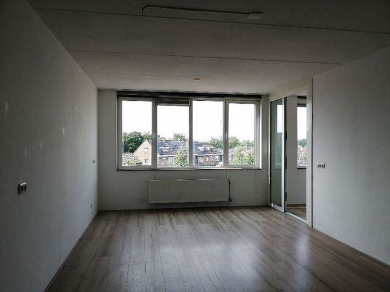 Bright apartment with winter garden - Image 8