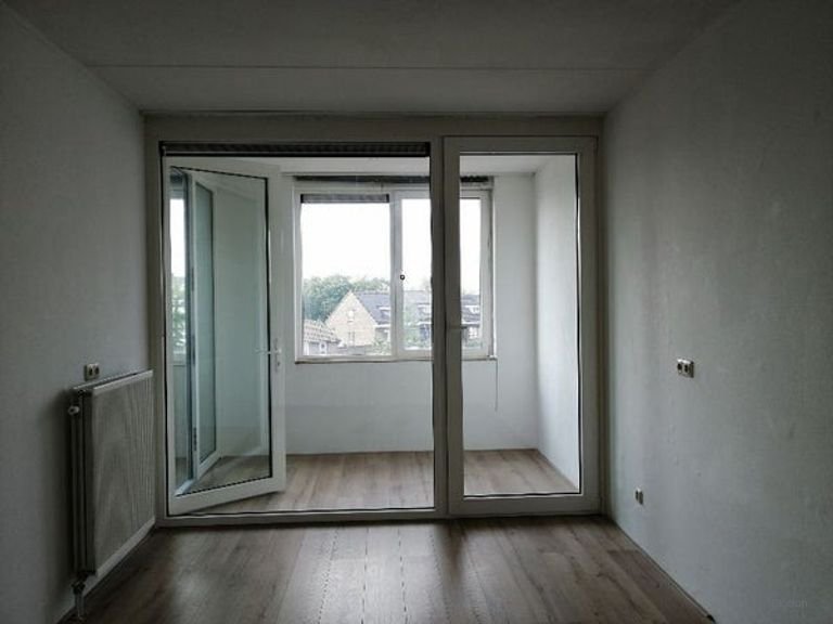 Bright apartment with winter garden - Image 12