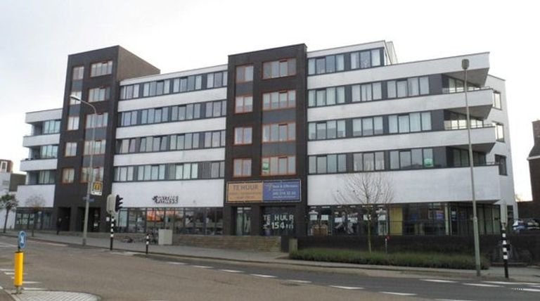 Bright apartment with winter garden - Image 4