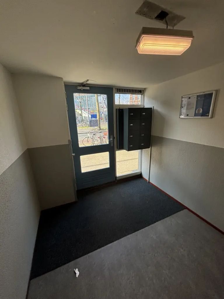 Kamer van 11 m² met balkon in Feijenoord - Afbeelding 2