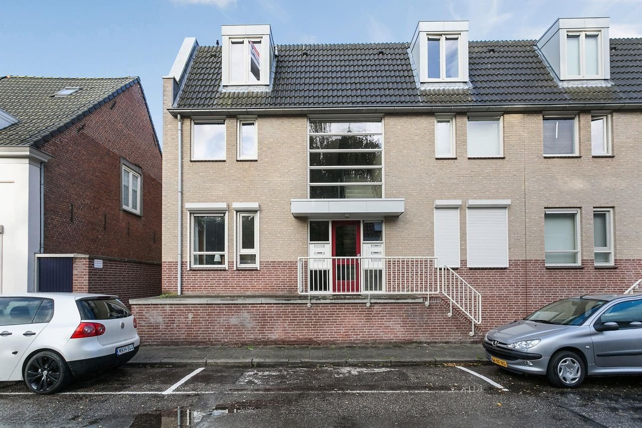Roosendaal City Centre: Apartment with Large Roof Terrace - Image 1