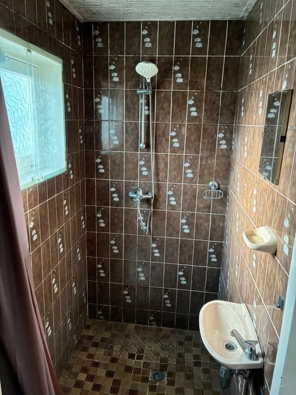 Bright 1930s Corner House in Armhoef - Image 21