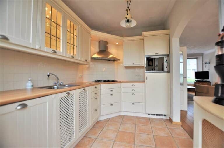 Quiet living with south-facing garden in Vlokhoven - Image 8