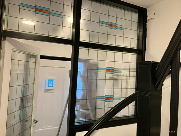 Characteristic 4-bedroom house - Image 2