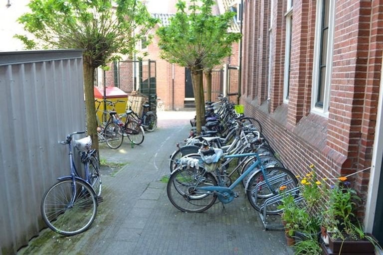 Smartly laid-out studio with mezzanine near the Grote Markt - Image 10