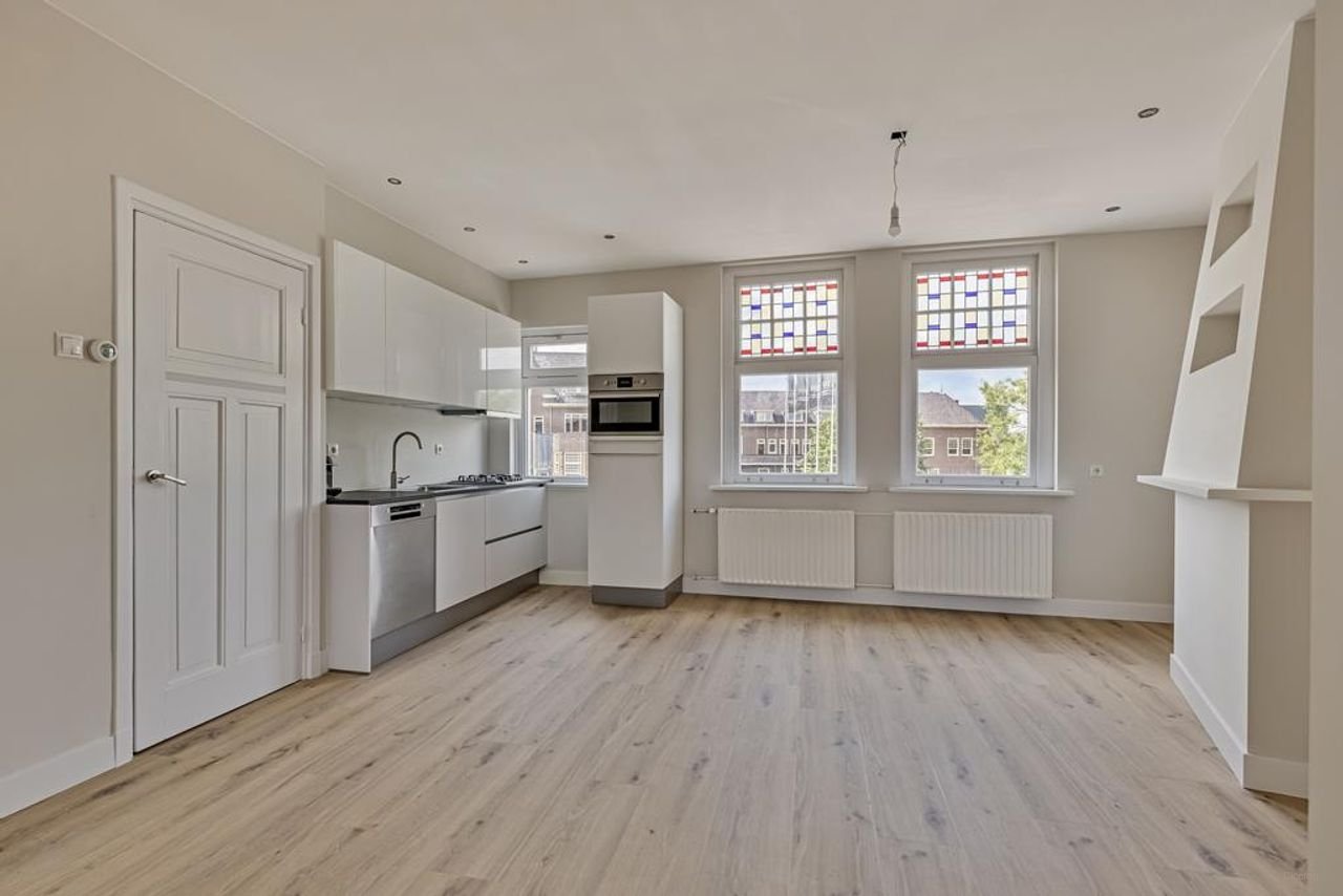 1930s apartment with energy label A near the station - Image 3