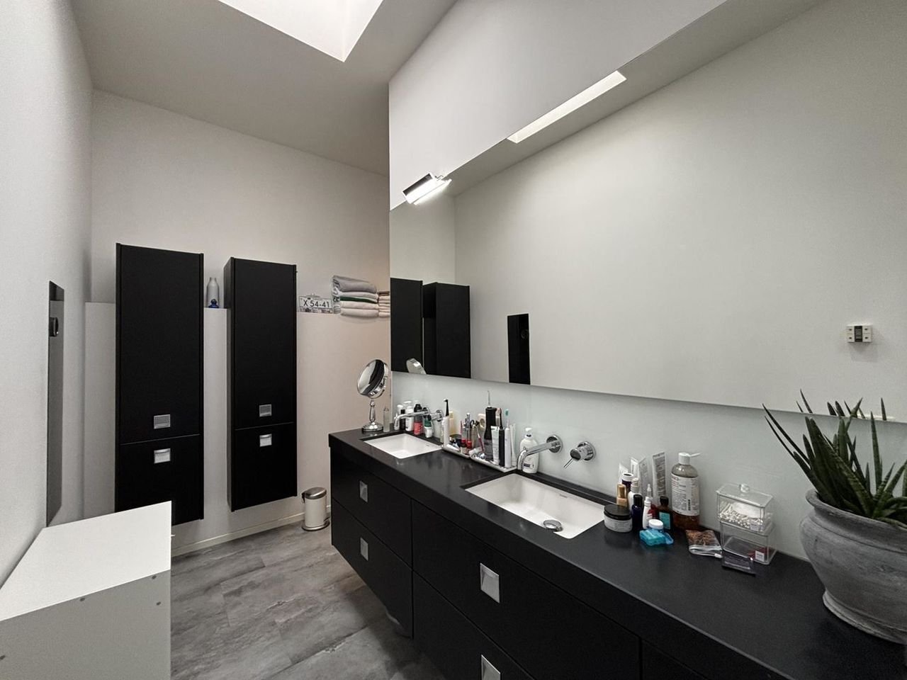 Luxury loft with private elevator and garage in Valkenburg - Image 10