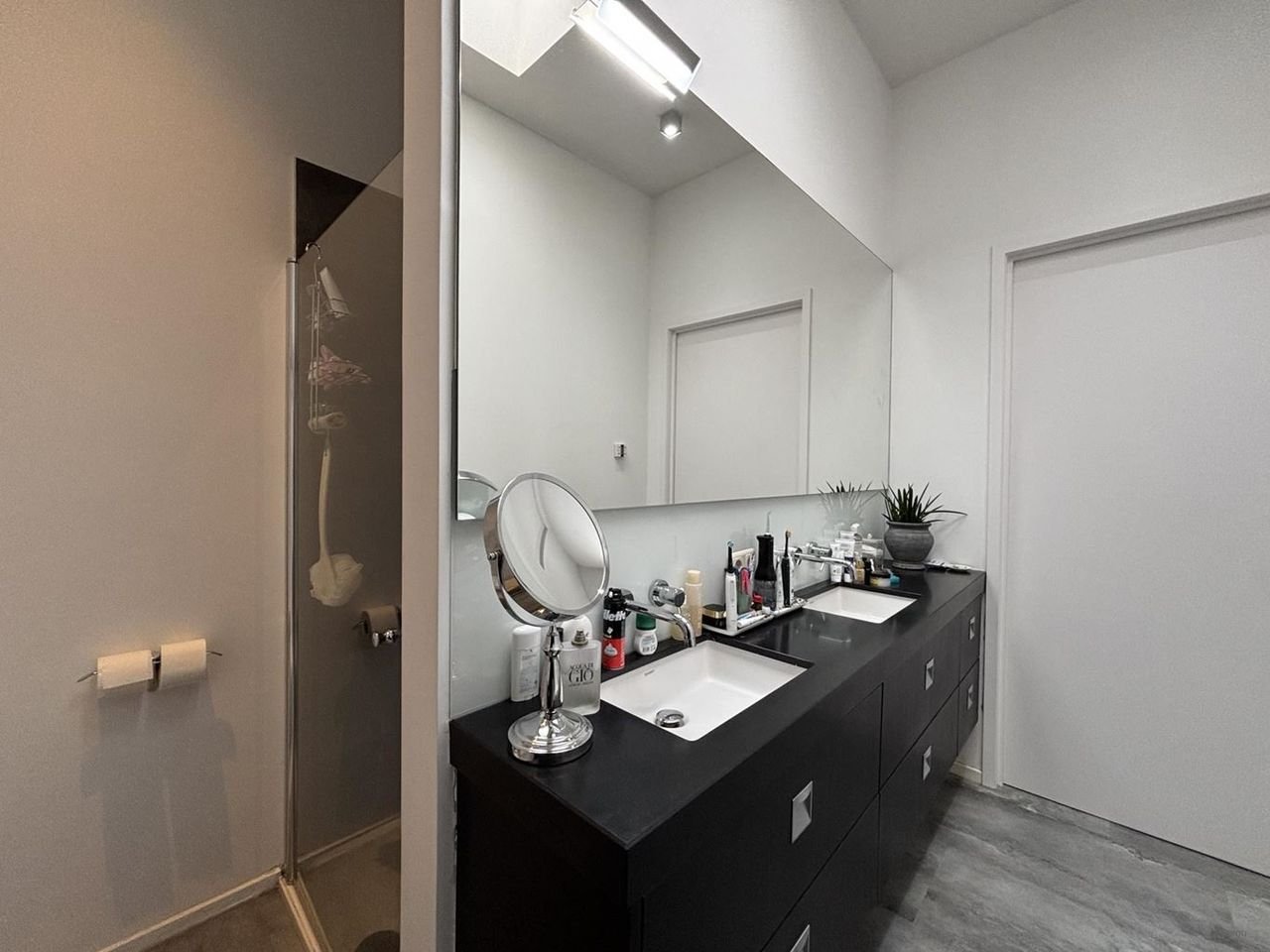 Luxury loft with private elevator and garage in Valkenburg - Image 11