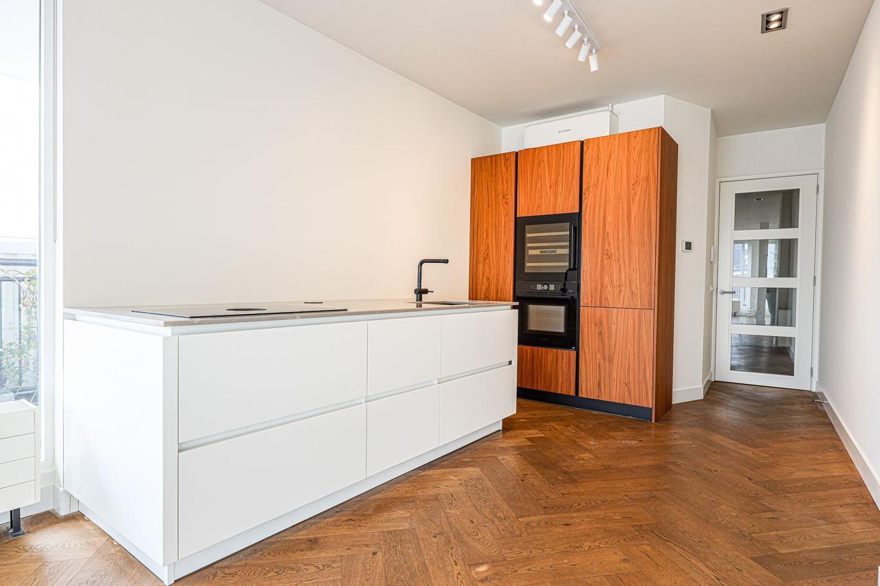 Licht 3-kamer appartement met balkon bij de Dam - Afbeelding 2