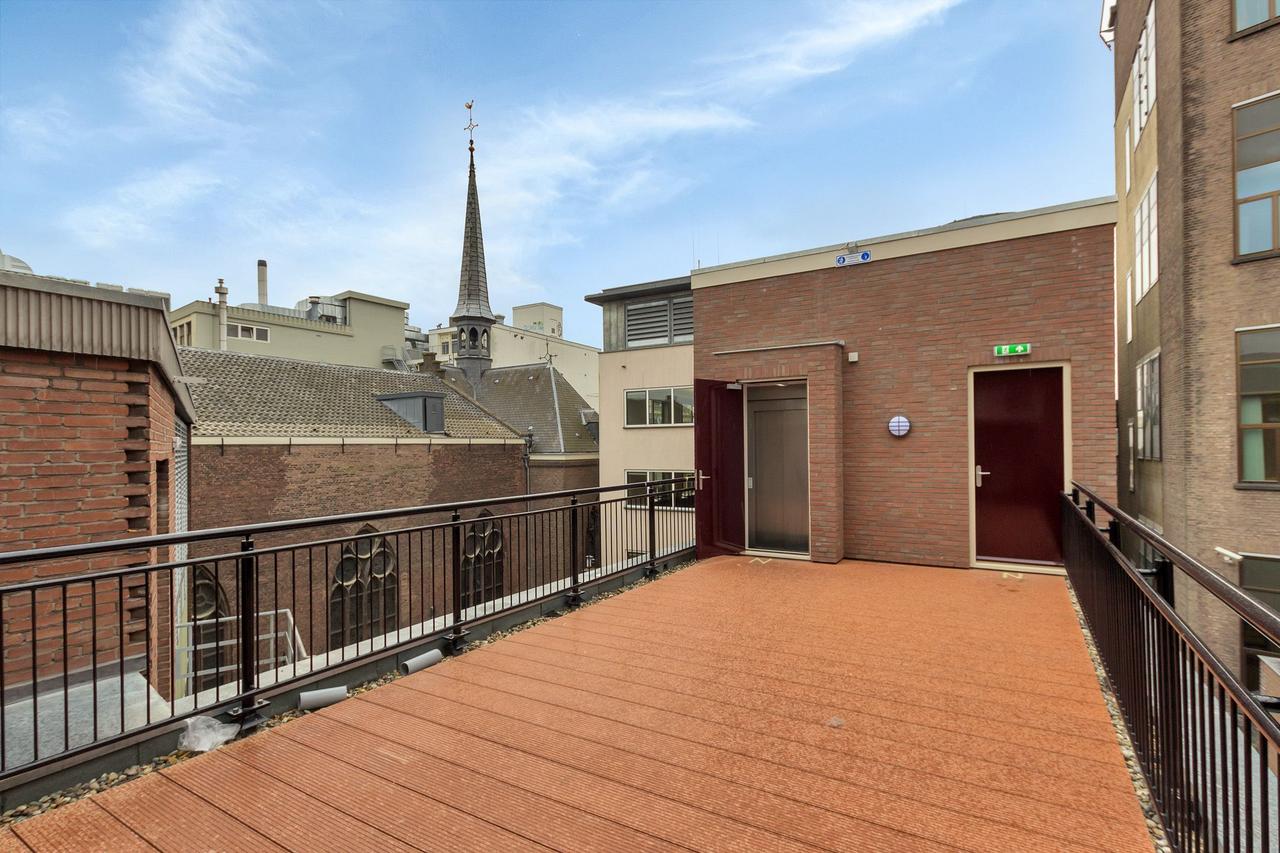 Licht 3-kamer appartement met balkon bij de Dam - Afbeelding 15