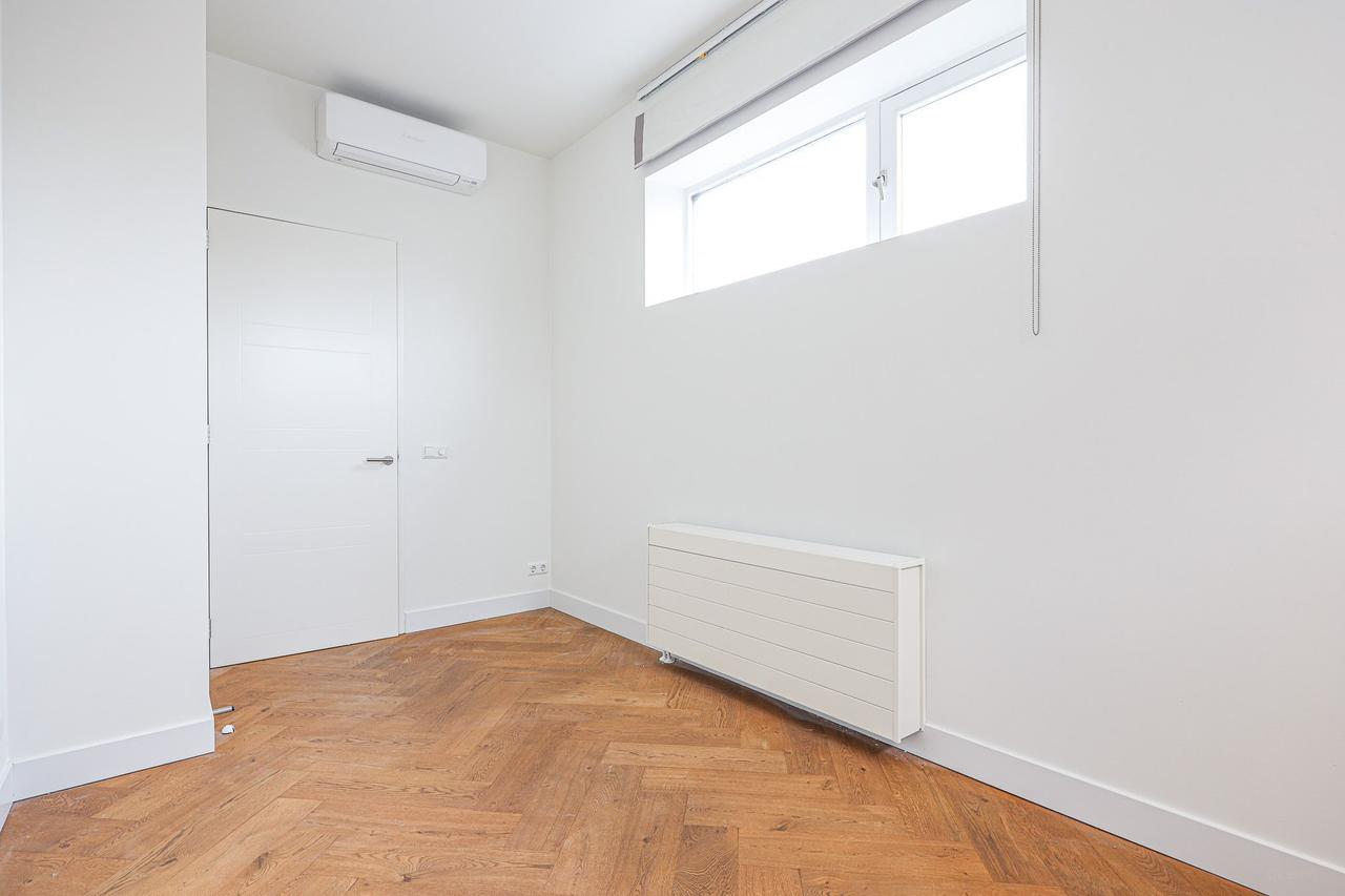 Licht 3-kamer appartement met balkon bij de Dam - Afbeelding 13