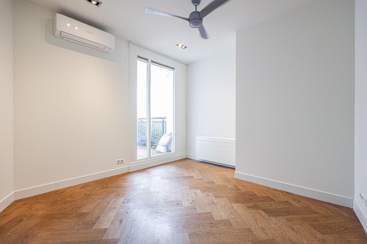 Licht 3-kamer appartement met balkon bij de Dam - Afbeelding 11