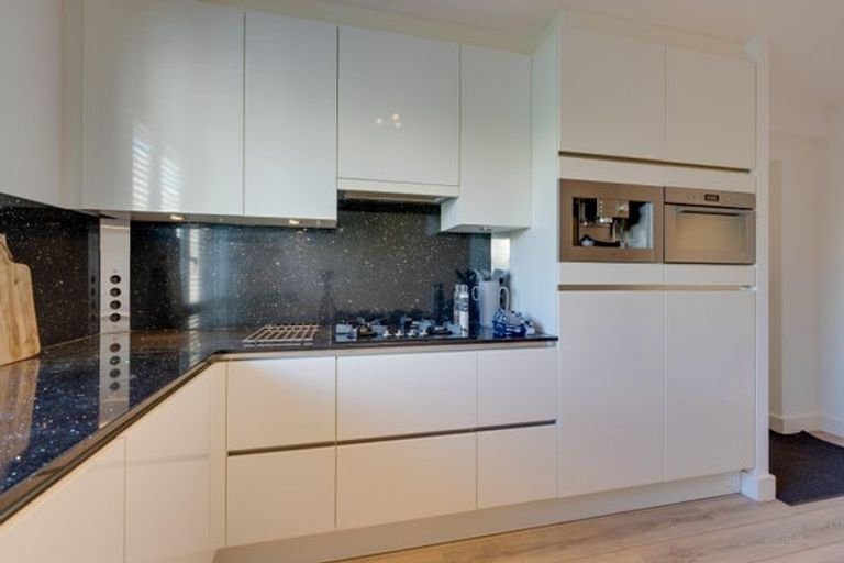 Licht appartement (100m²) met balkon op Zuid - Afbeelding 6
