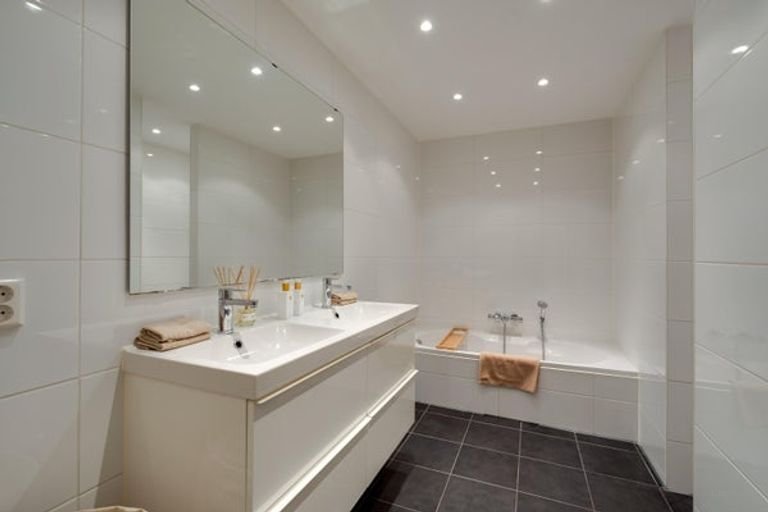 Licht appartement (100m²) met balkon op Zuid - Afbeelding 12