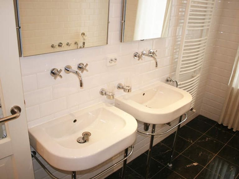 Double Upper House with Terrace in Regentessekwartier - Image 8