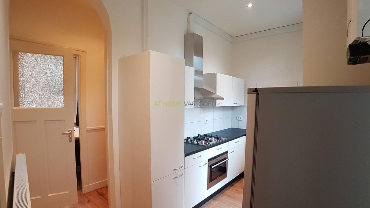 Licht 3-kamerappartement met balkon - Afbeelding 3